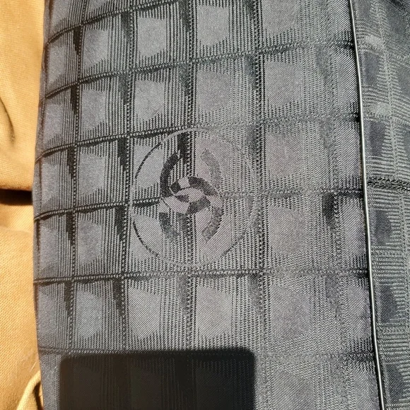 Chanel Travel Line Tote Bag in black nylon jacquard - Picture 16 of 16